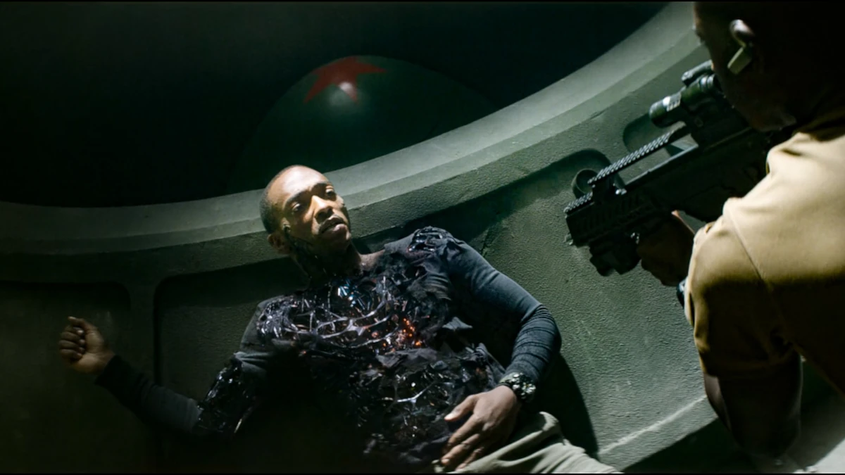 Outside the Wire (2021): Captain Leo won his mission in the end