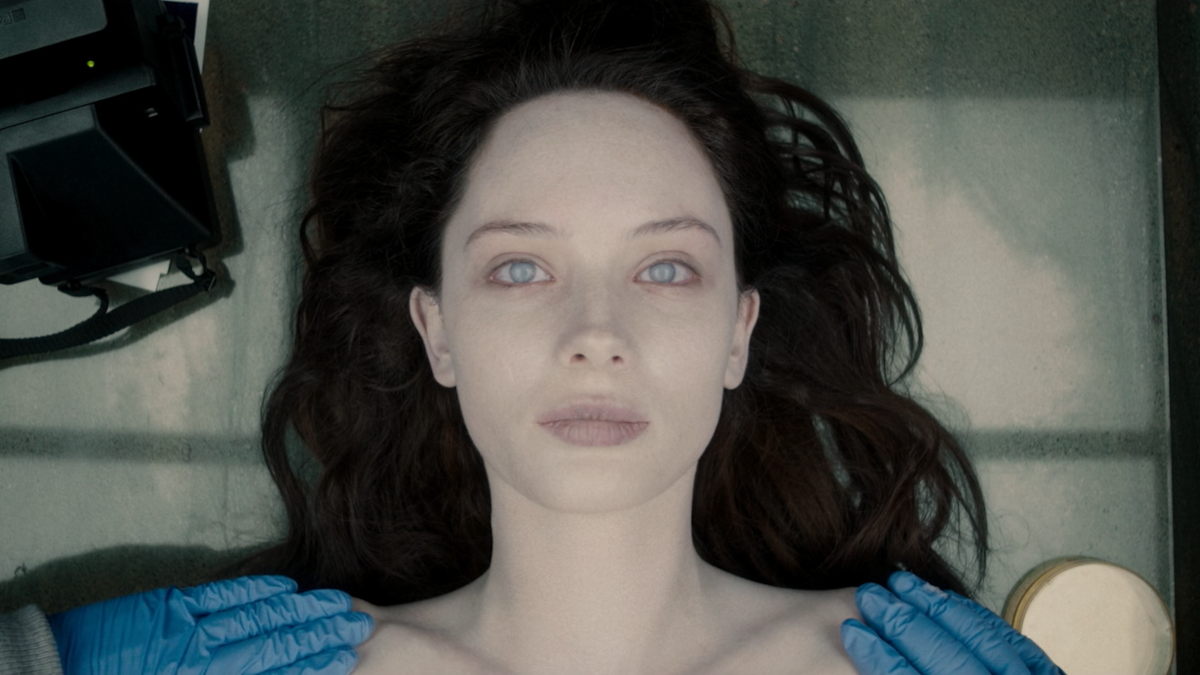 It is not possible to escape her curse | The Autopsy of Jane Doe (2016)